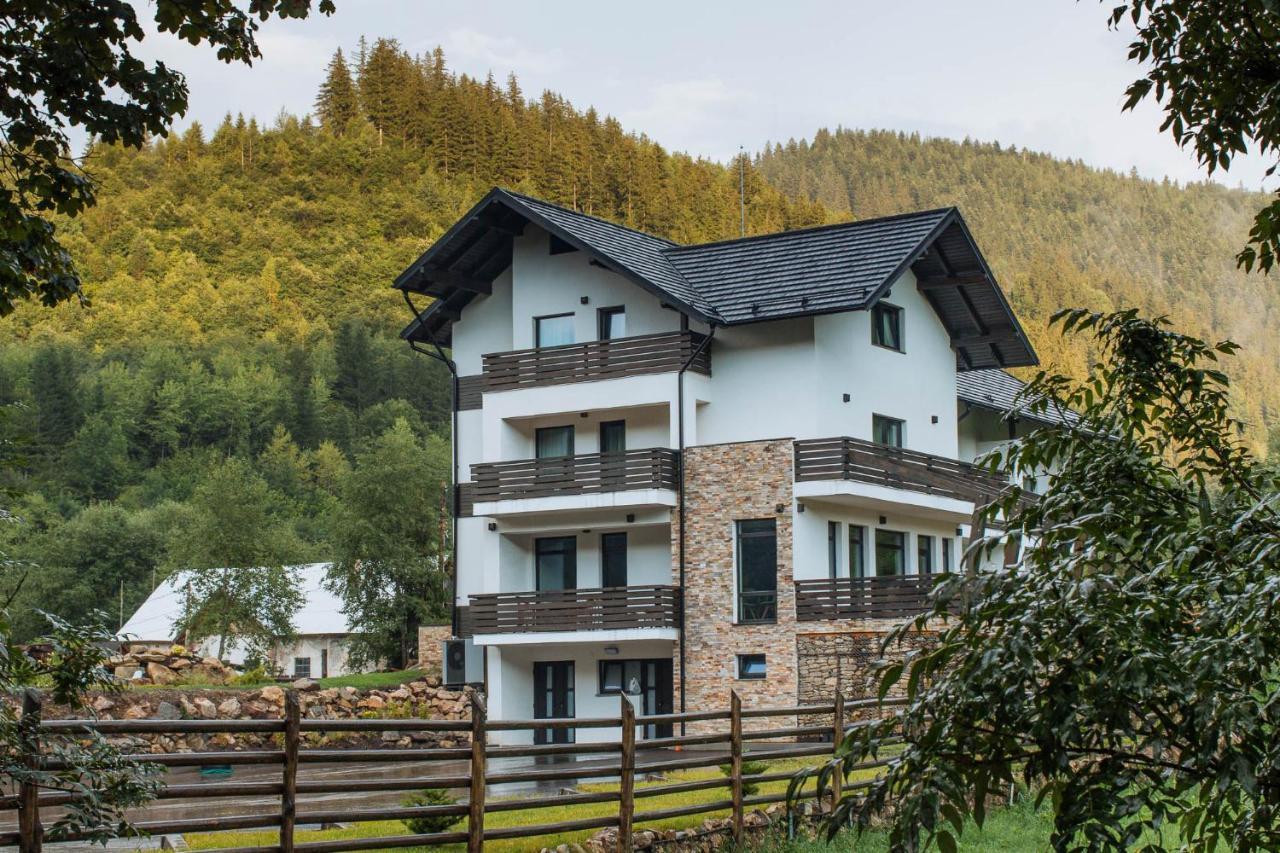 Comoara Raraului Campulung Moldovenesc Bagian luar foto
